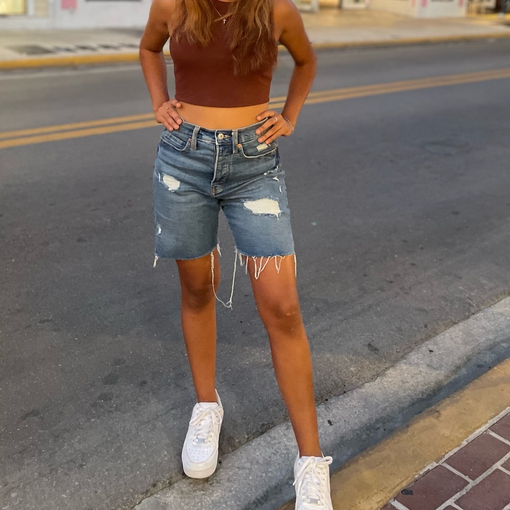 Selling old navy mom jeans!